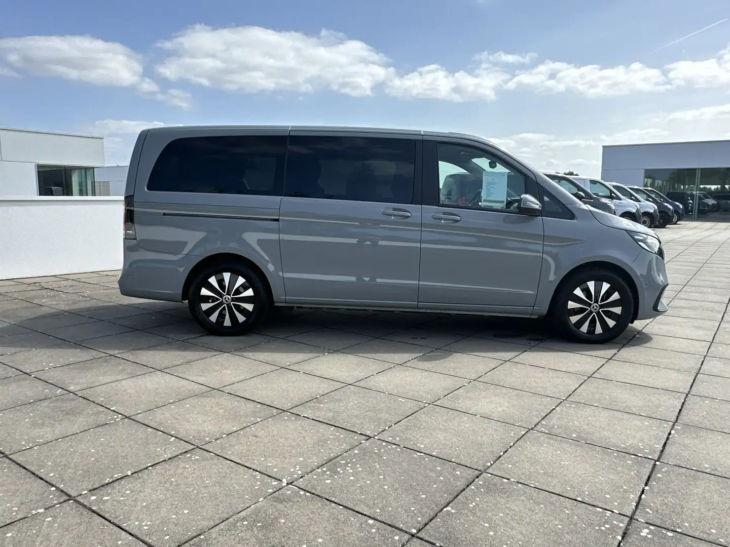 Mercedes-Benz EQV 300 NIEUW MODEL/L2/DISTRONIC/MULTIBEAM/TEMPMATIC Grijs - 2