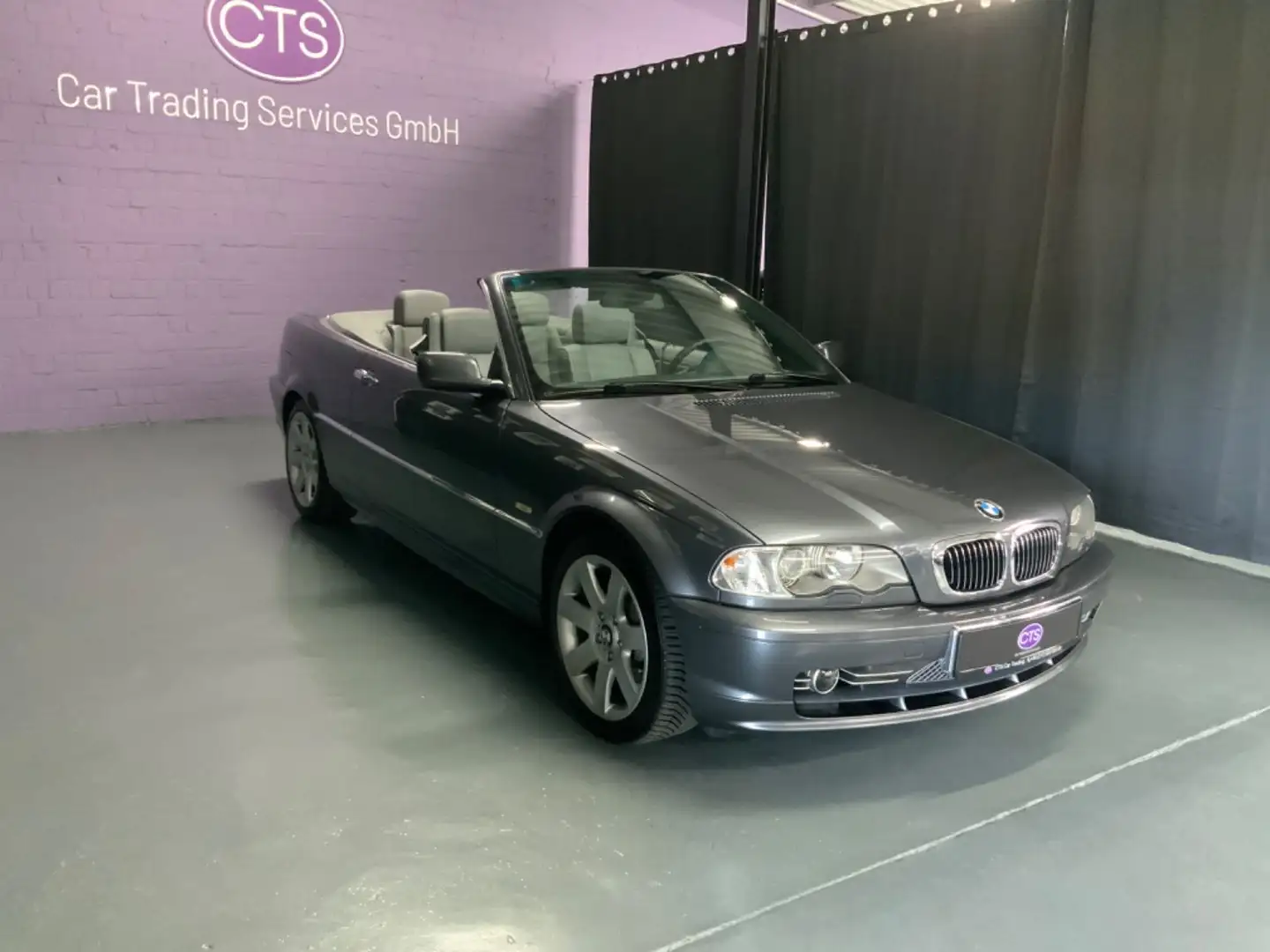 BMW 330 i Cabrio / erste Hand / Chrom-line Grijs - 2