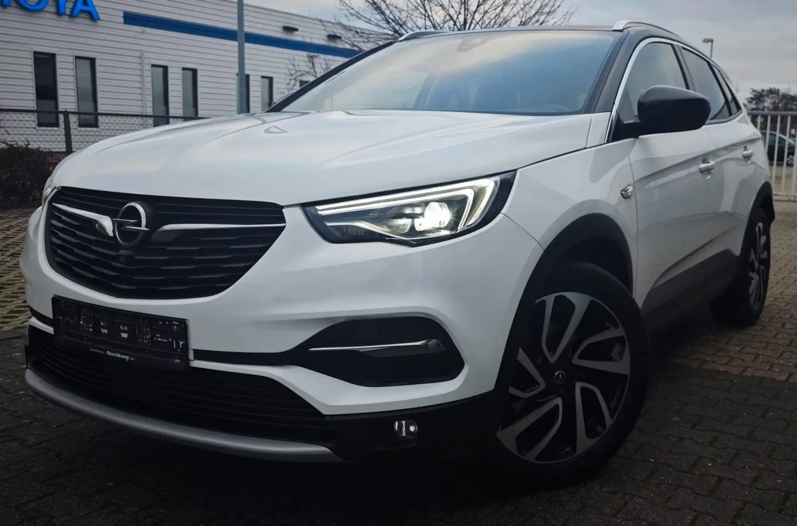 Opel Grandland X Innovation Blanc - 1
