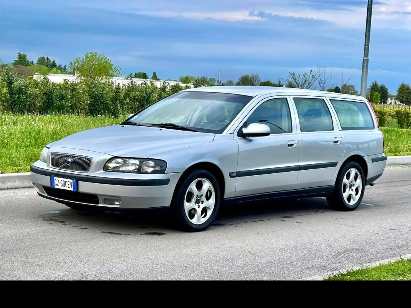 Volvo V70 V70-XC 2.4 d5 Optima auto Grigio - 1
