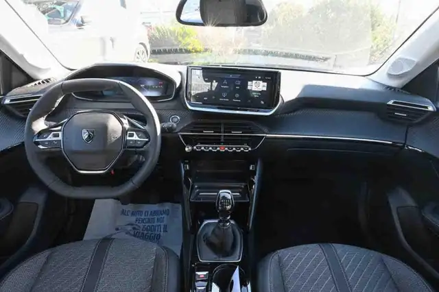 Peugeot 208 view 7