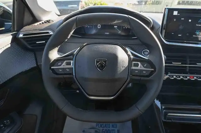 Peugeot 208 view 15