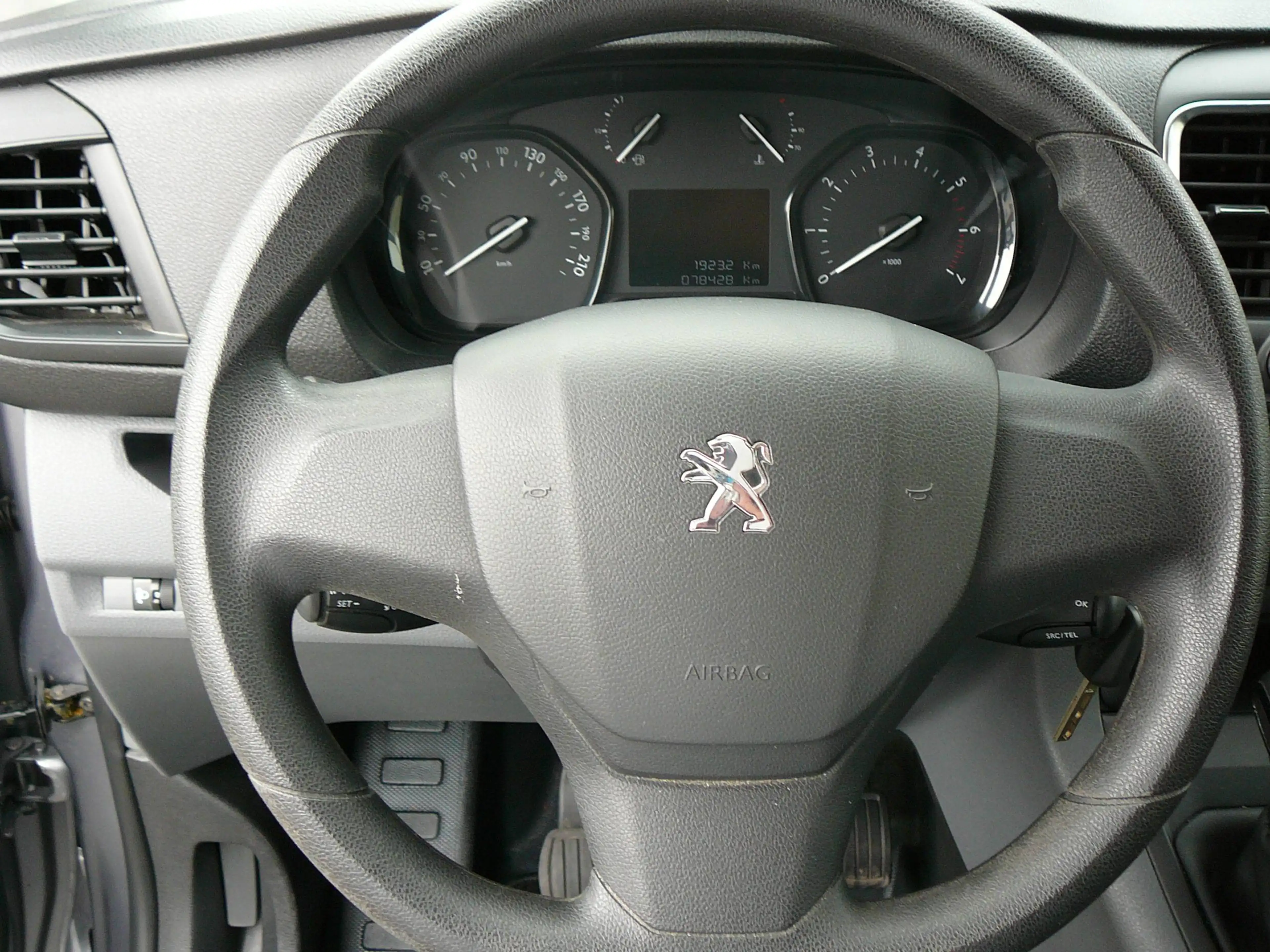 Peugeot Expert Premium L2,Guter Zustand,Scheckheft,Klimaanlage,Tempomat,PDC,AHK,usw.! — photo 9