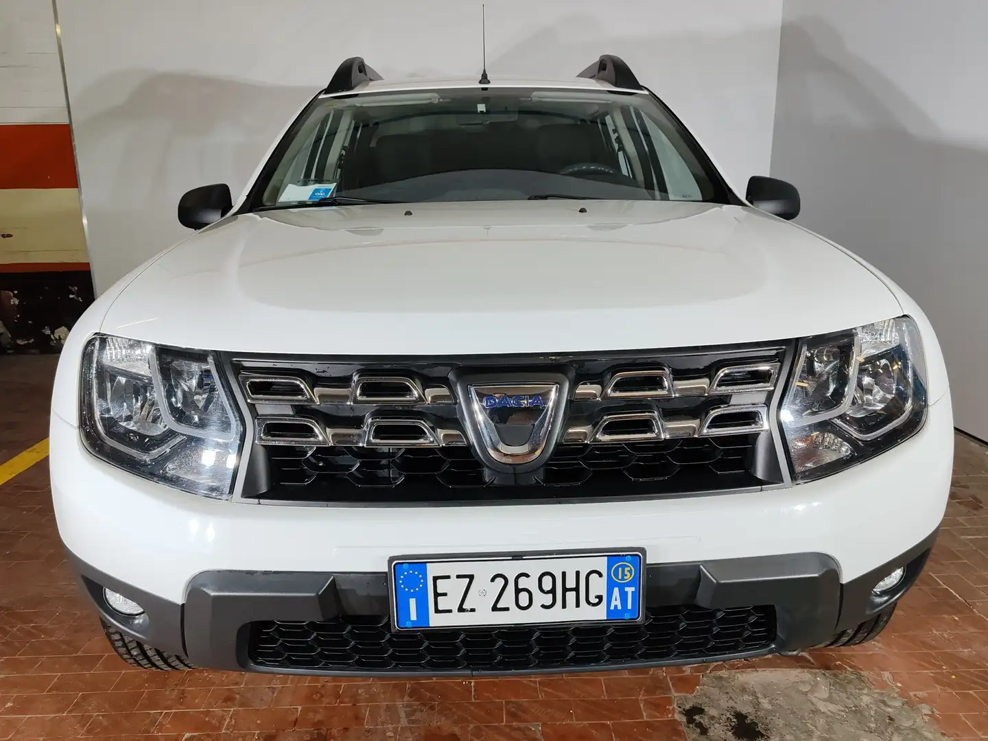 Dacia Duster 4x4 1.6 105cv Laureate+ Navi Bianco - 2