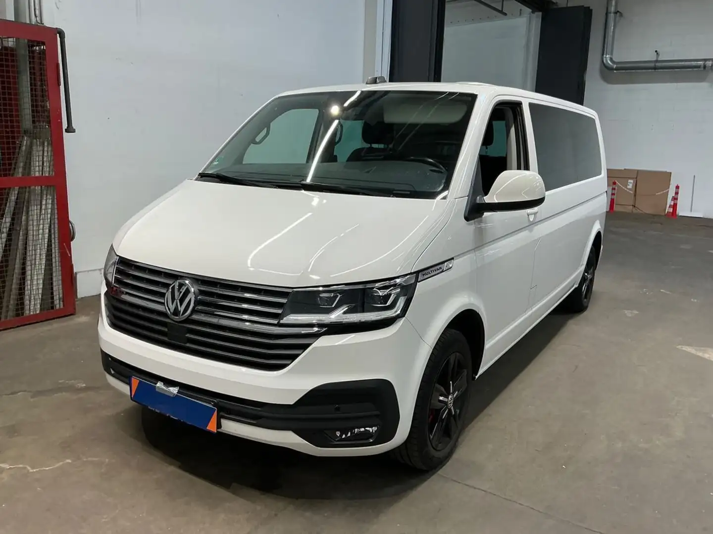 Volkswagen T6 Multivan T6.1 Multivan DSG Comfortline lang 4Motion 150PS Weiß - 1