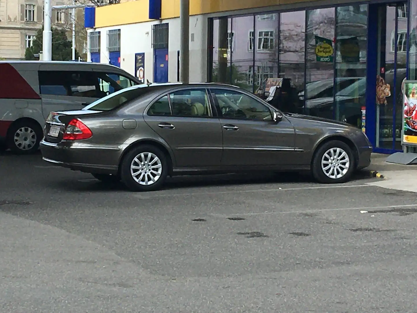 Mercedes-Benz E 320 E 320 Elegance 4MATIC CDI Aut. Elegance Braun - 1