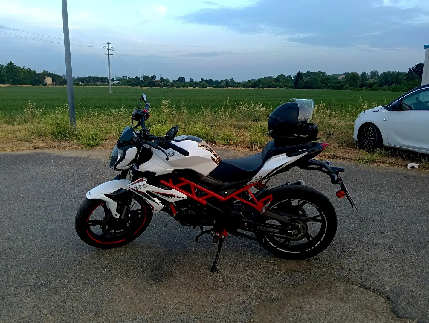 Benelli 125 Sport Wit - 1