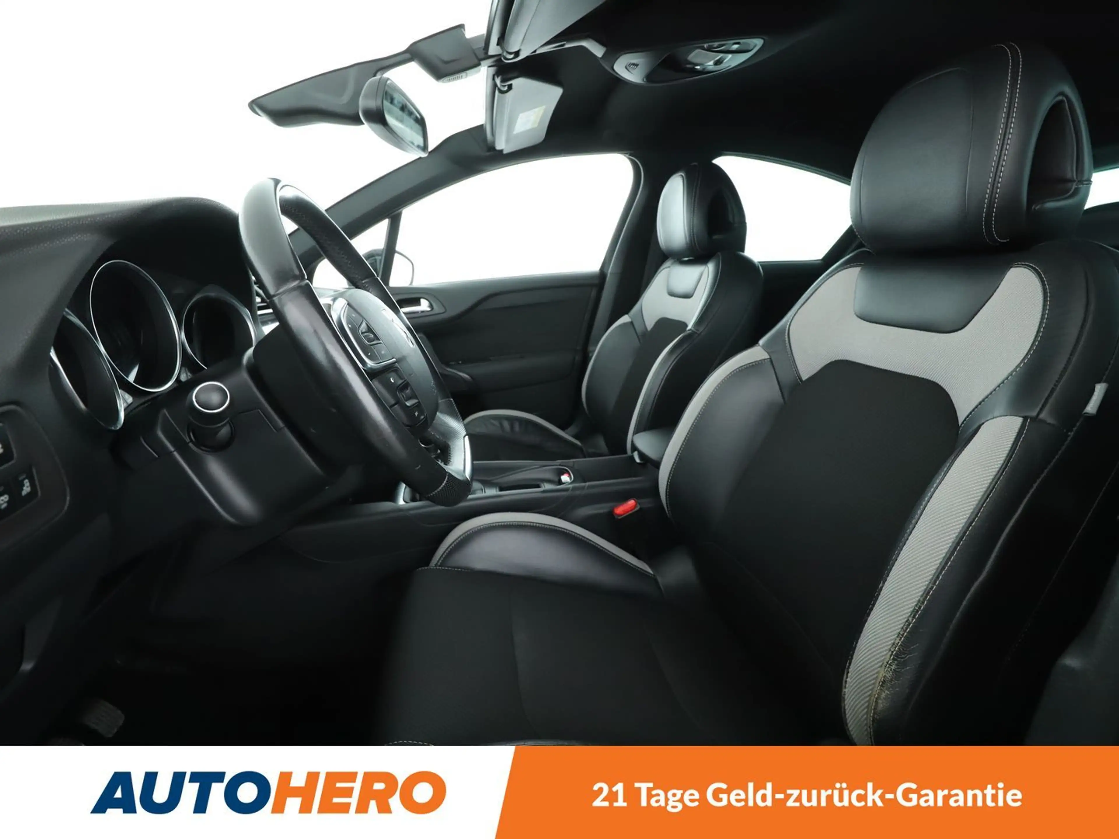 Citroen DS4 1.6 e-HDi SoChic Aut.*TEMPO*PDC* — photo 10