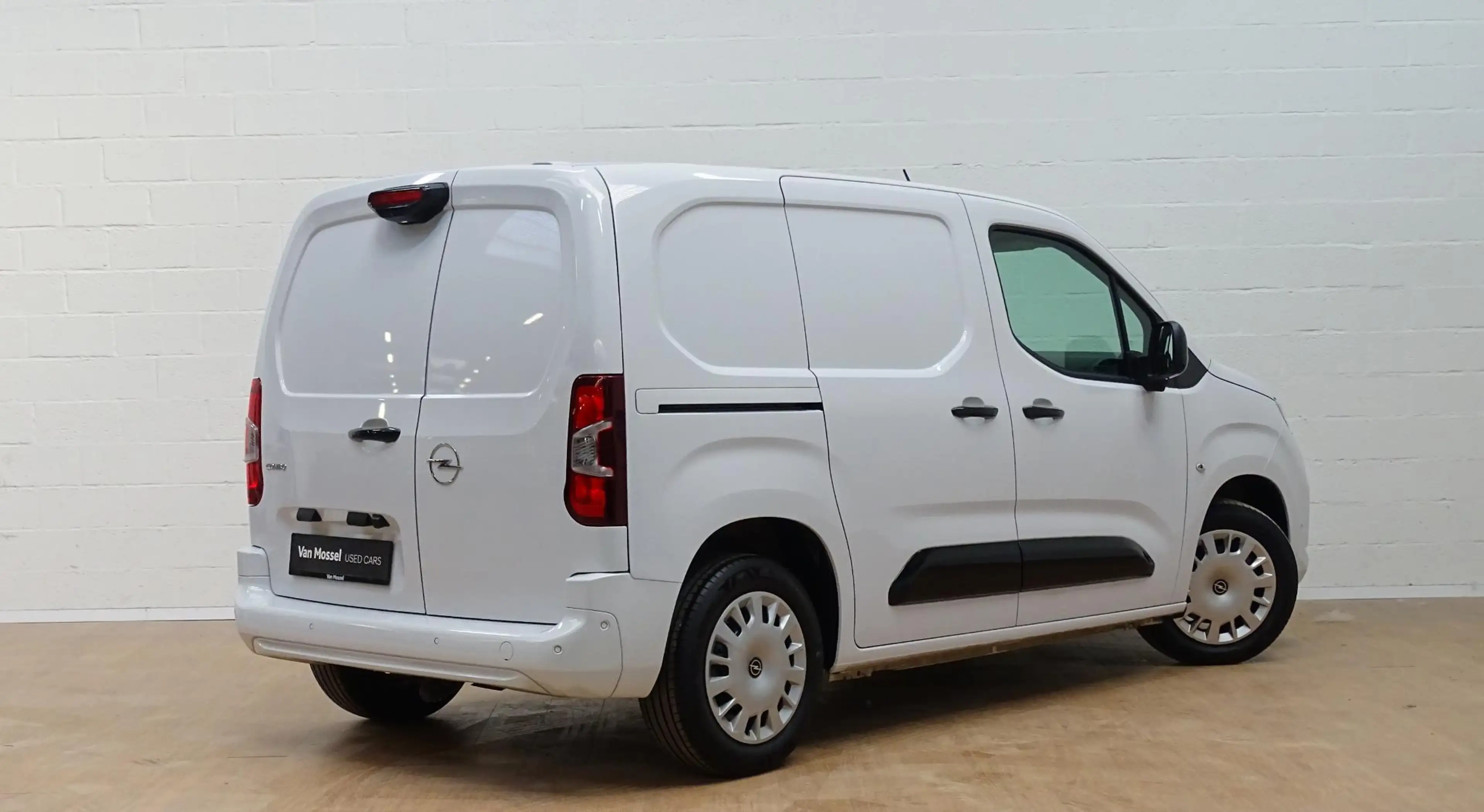 Opel Combo 1.5 Turbo 75kW Light L1H1 — photo 4