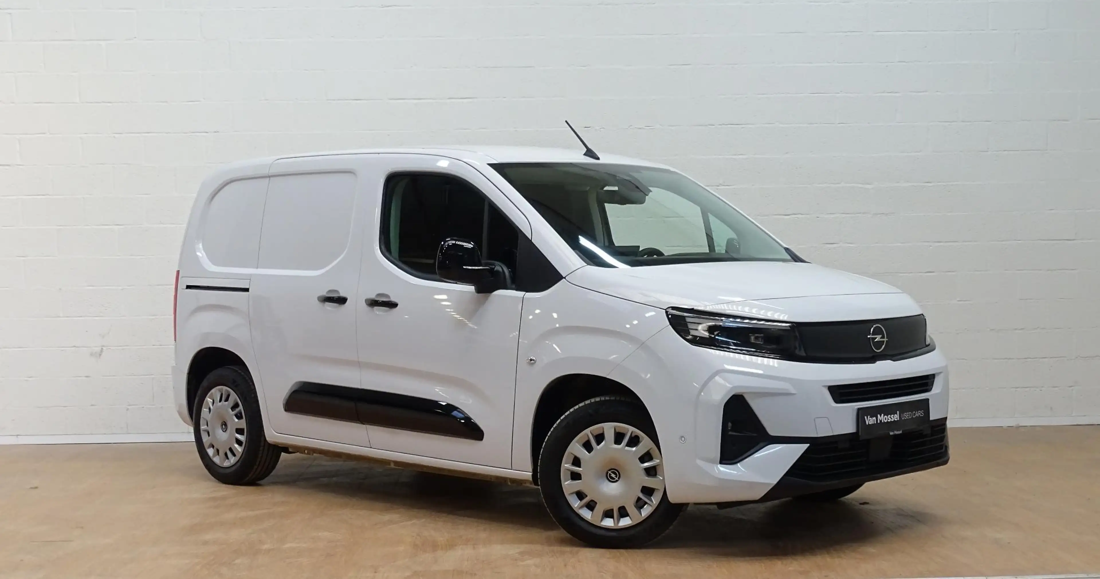 Opel Combo 1.5 Turbo 75kW Light L1H1 — photo 2