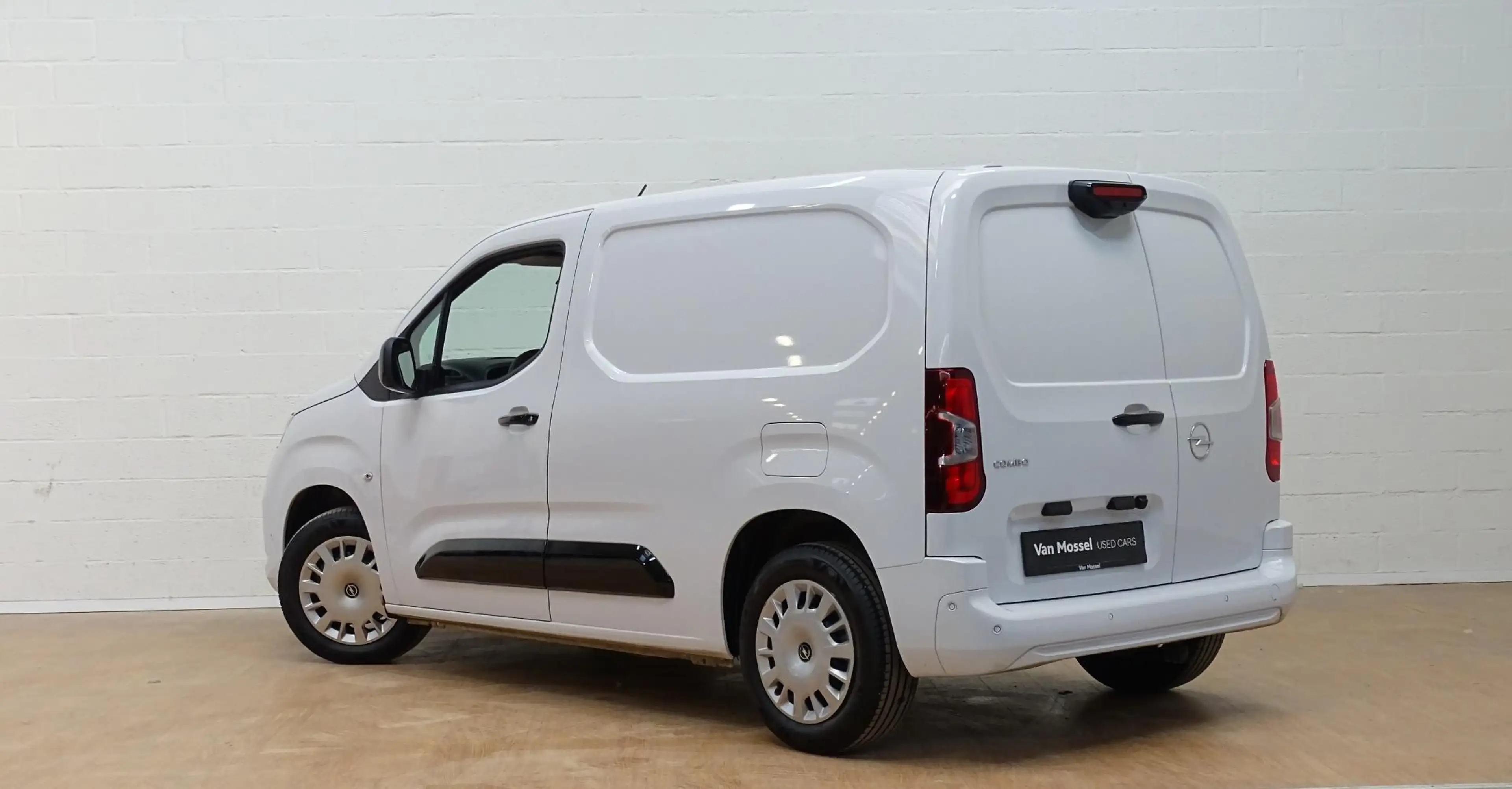 Opel Combo 1.5 Turbo 75kW Light L1H1 — photo 3