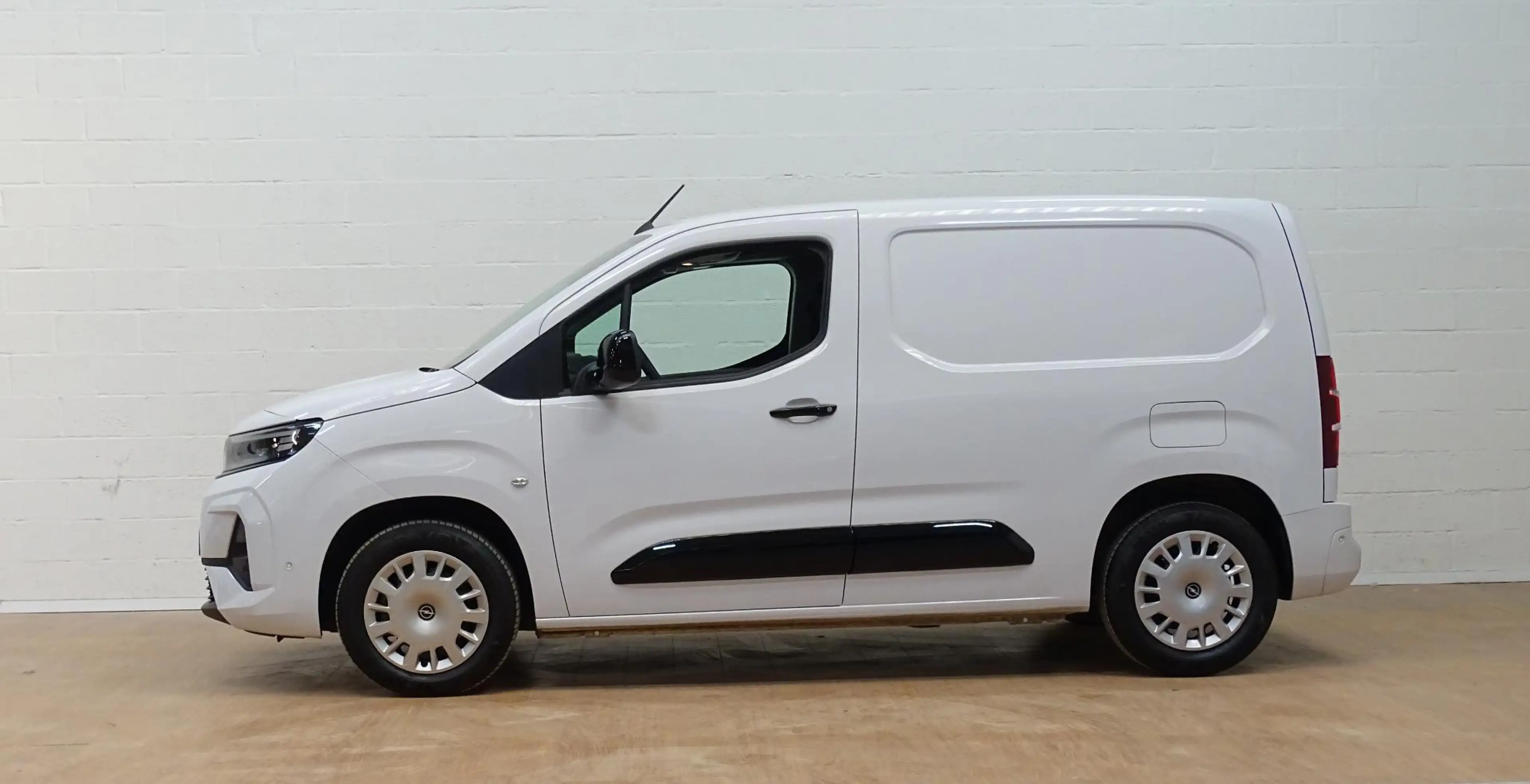 Opel Combo 1.5 Turbo 75kW Light L1H1 — photo 7
