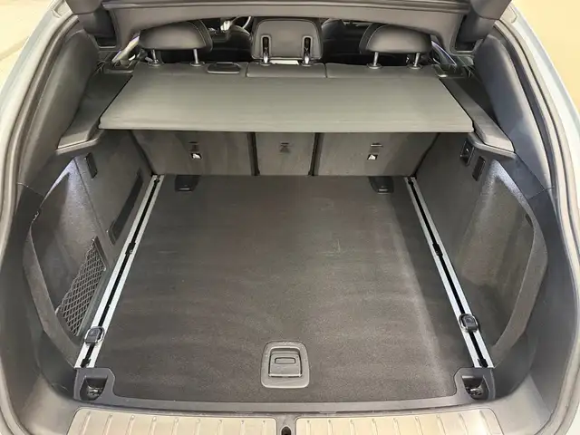 BMW X4 view 11
