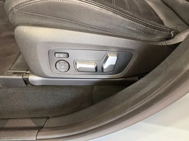 BMW X4 view 6