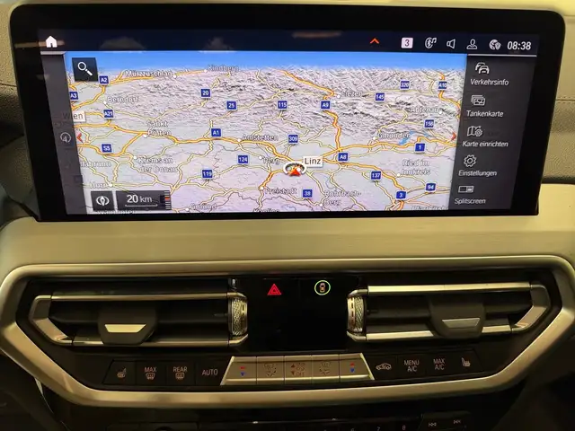 BMW X4 view 5