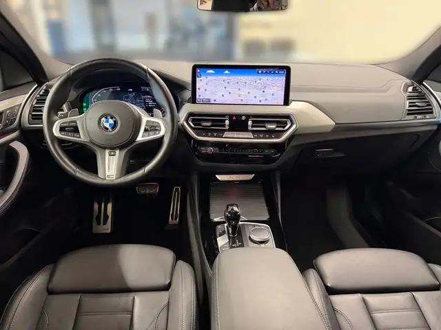 BMW X4 view 9