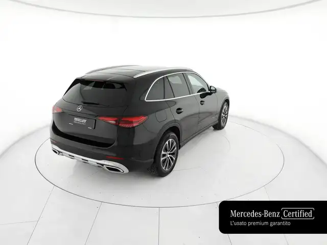 Mercedes-Benz GLC view 3