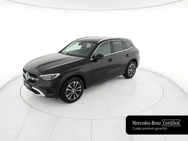Mercedes-Benz GLC view 2