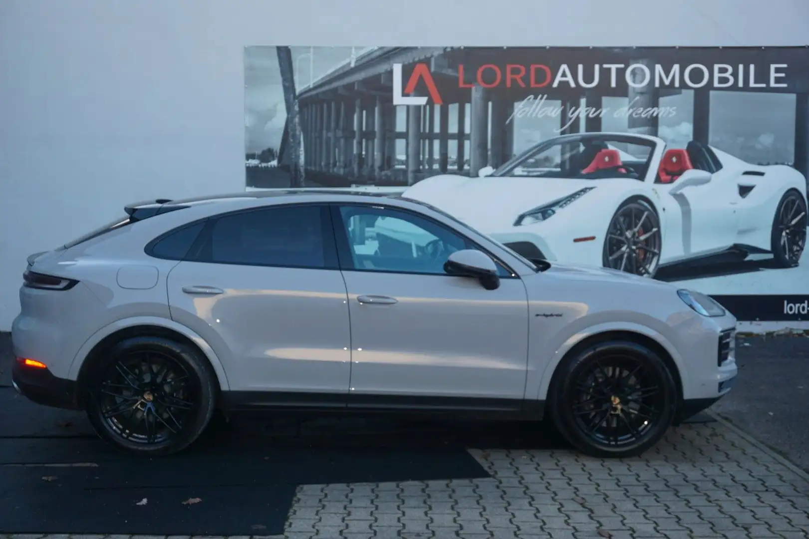 Porsche Cayenne Coupe E-Hybrid*Mod.2025*SportAbgas*Inno - 2