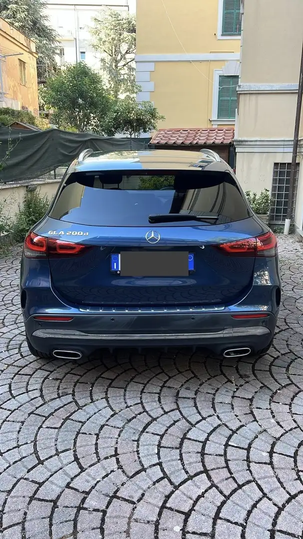 Mercedes-Benz GLA 200 d Premium auto - 2