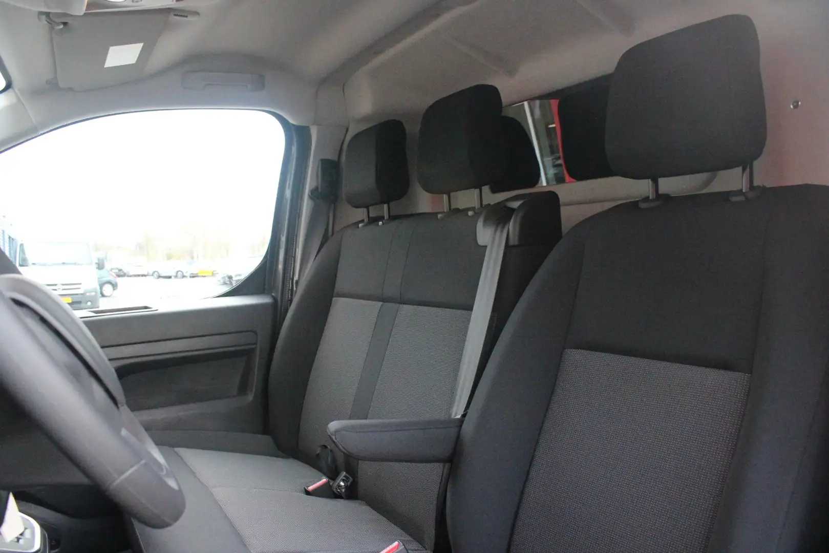 Peugeot e-Expert EV L2 75 kWh | NAVIGATIE 10" TOUCHSCREEN | ACHTERU Gris - 2