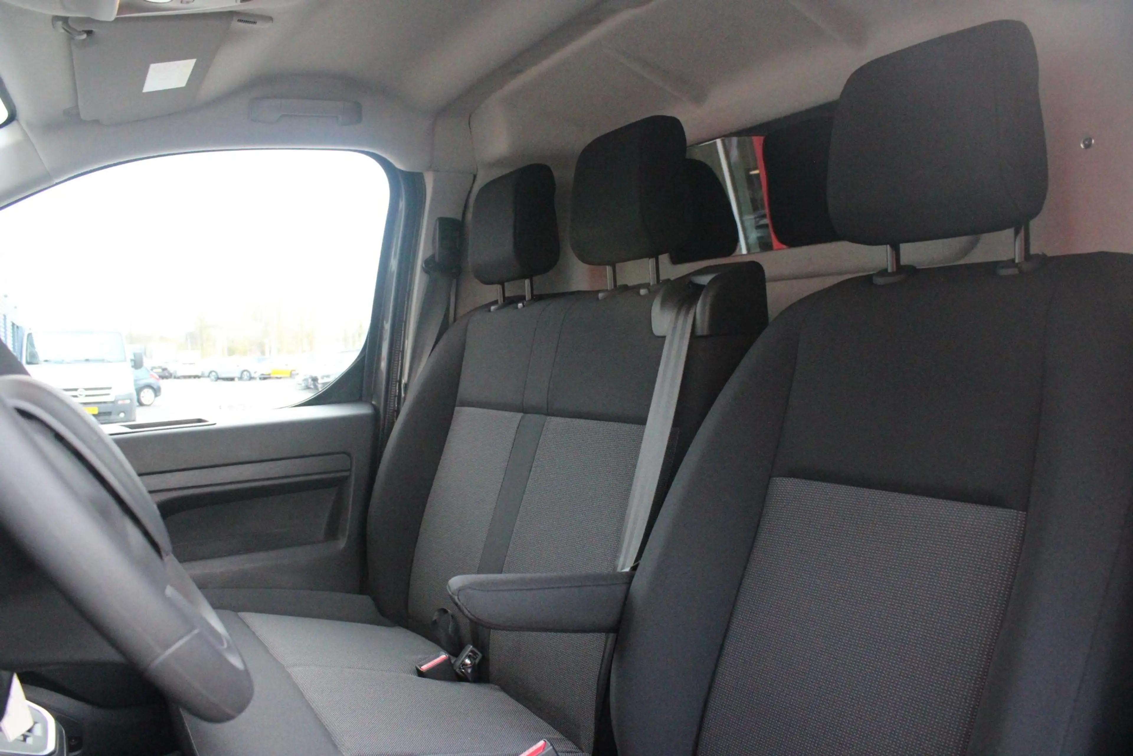 Peugeot e-Expert EV L2 75 kWh | NAVIGATIE 10" TOUCHSCREEN | ACHTERU — photo 2