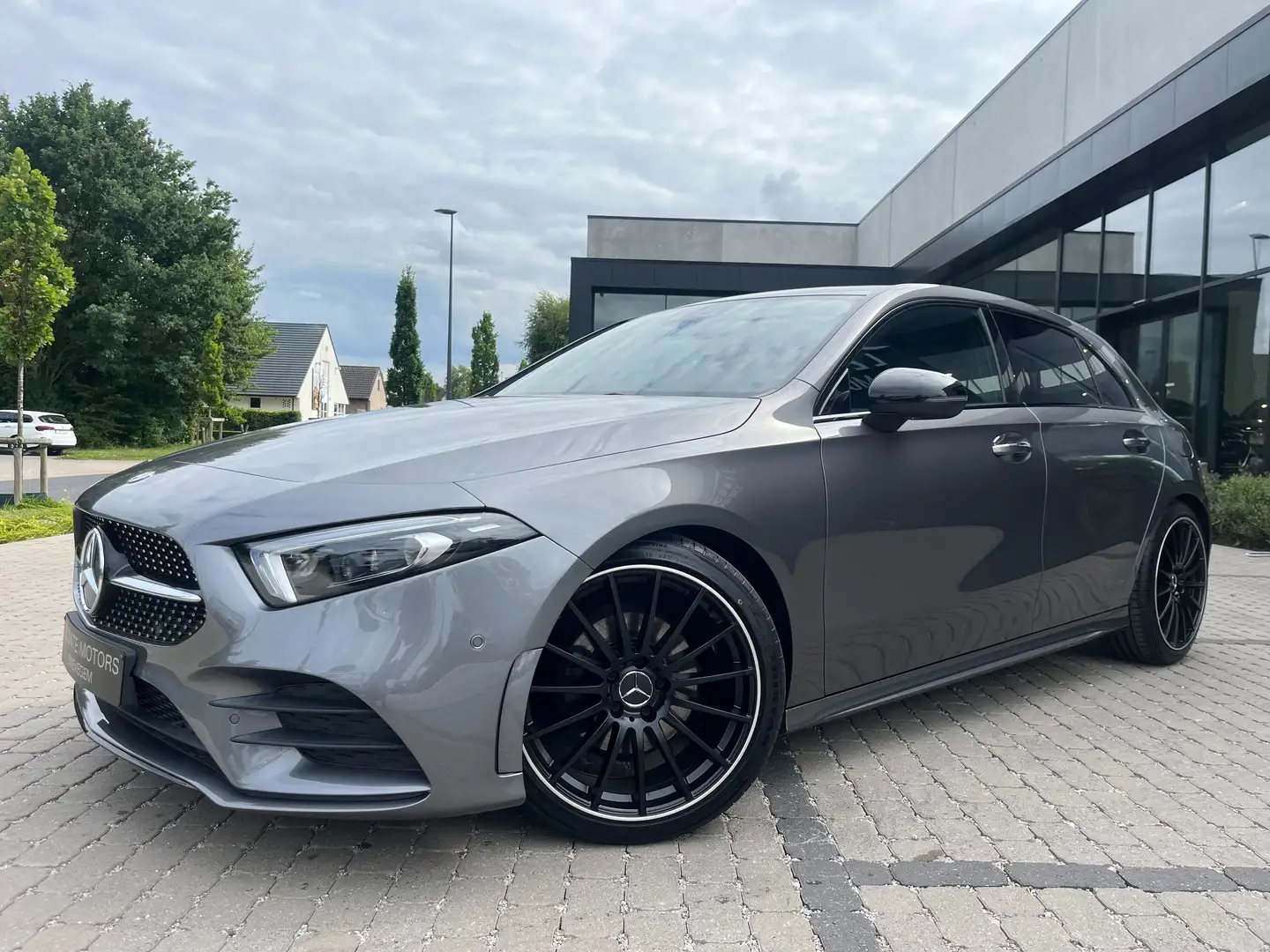 Mercedes-Benz A 180 A 180 7G-DCT AMG-PACK Panodak/Sfeerverlichting/... Gris - 2