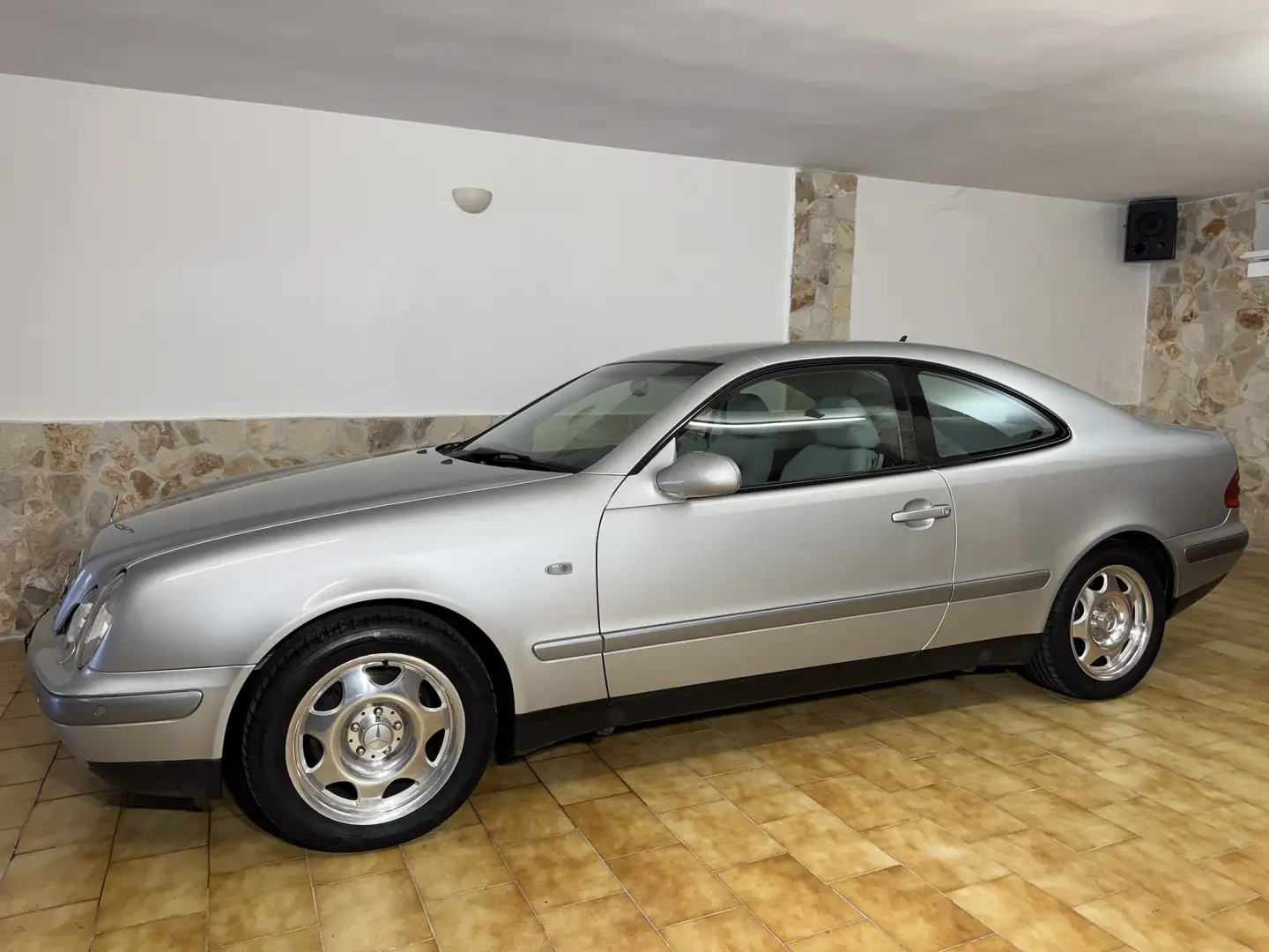 Mercedes-Benz CLK 200 Coupe Sport - 1