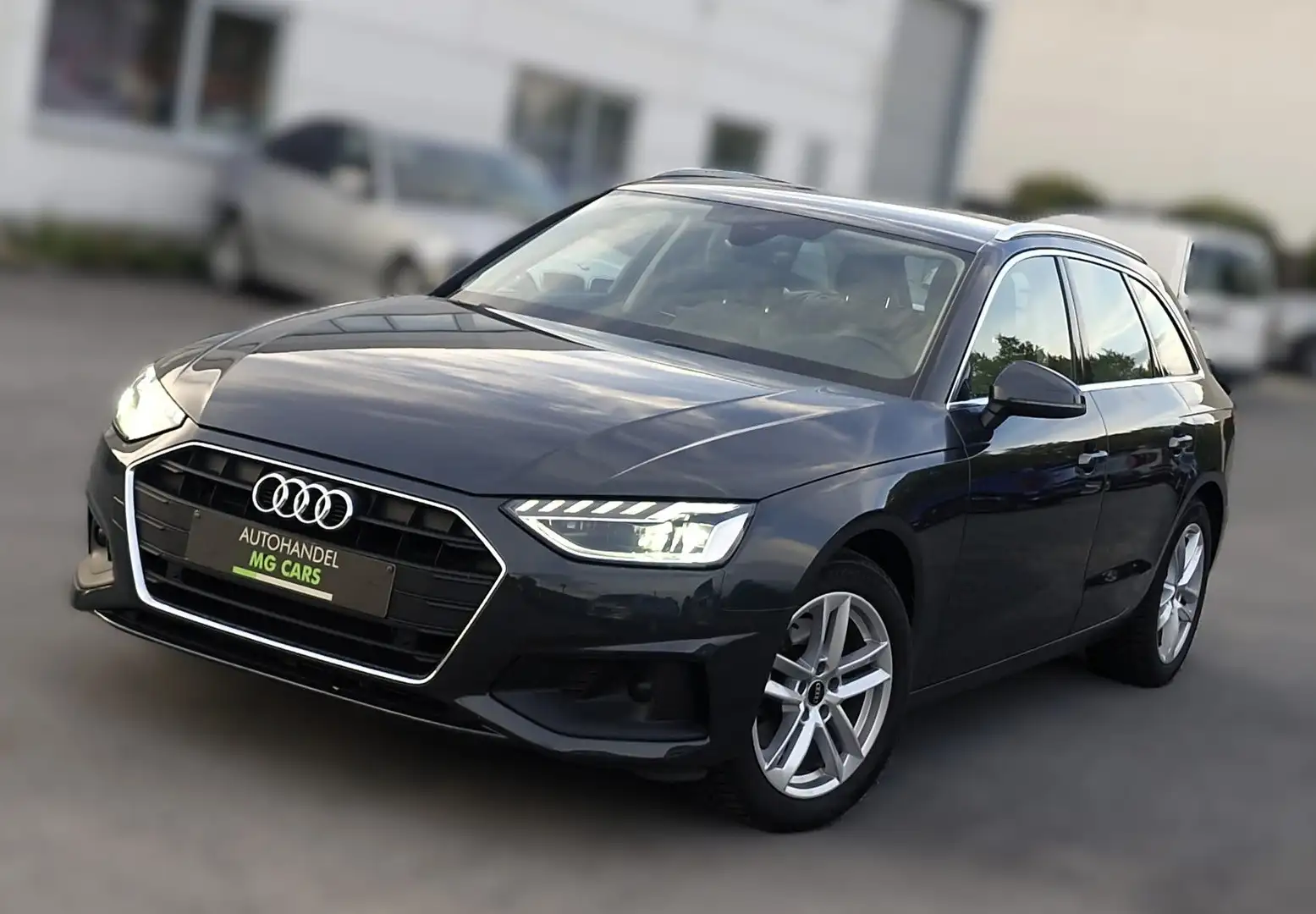 Audi A4 30 TDI S tronic ATTRACTION LEDER CAMERA DODEHOEK Grau - 2