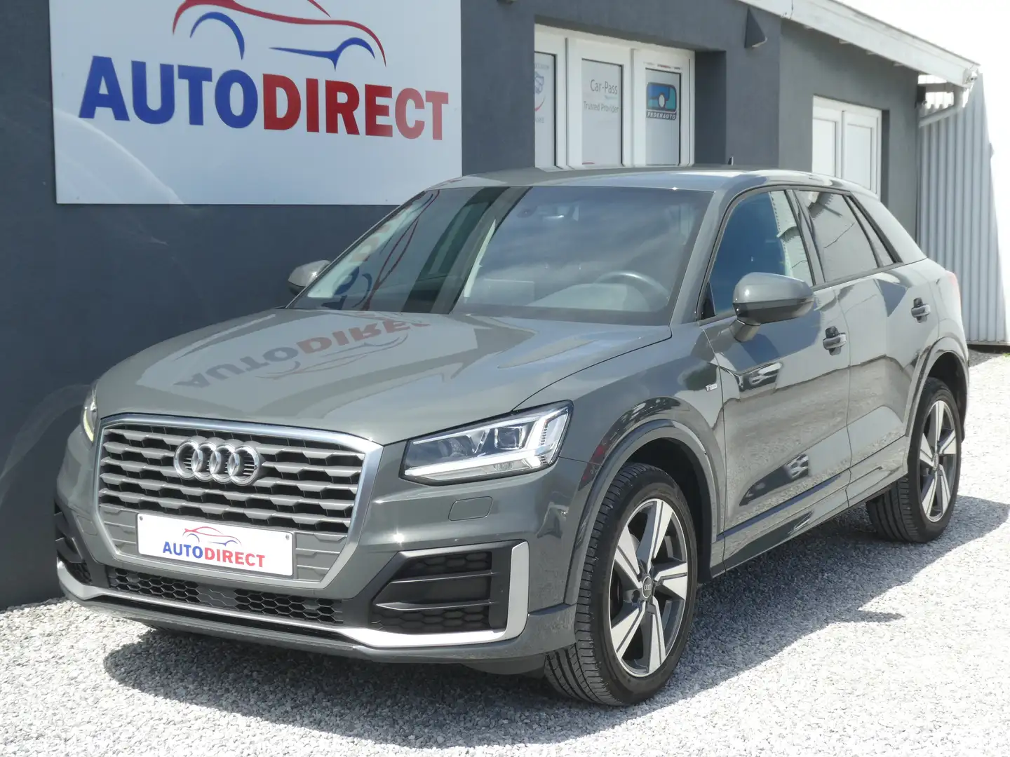 Audi Q2 30 TFSI S-Line Cuir, Led, Cockpit, Navi, Carplay Grijs - 1