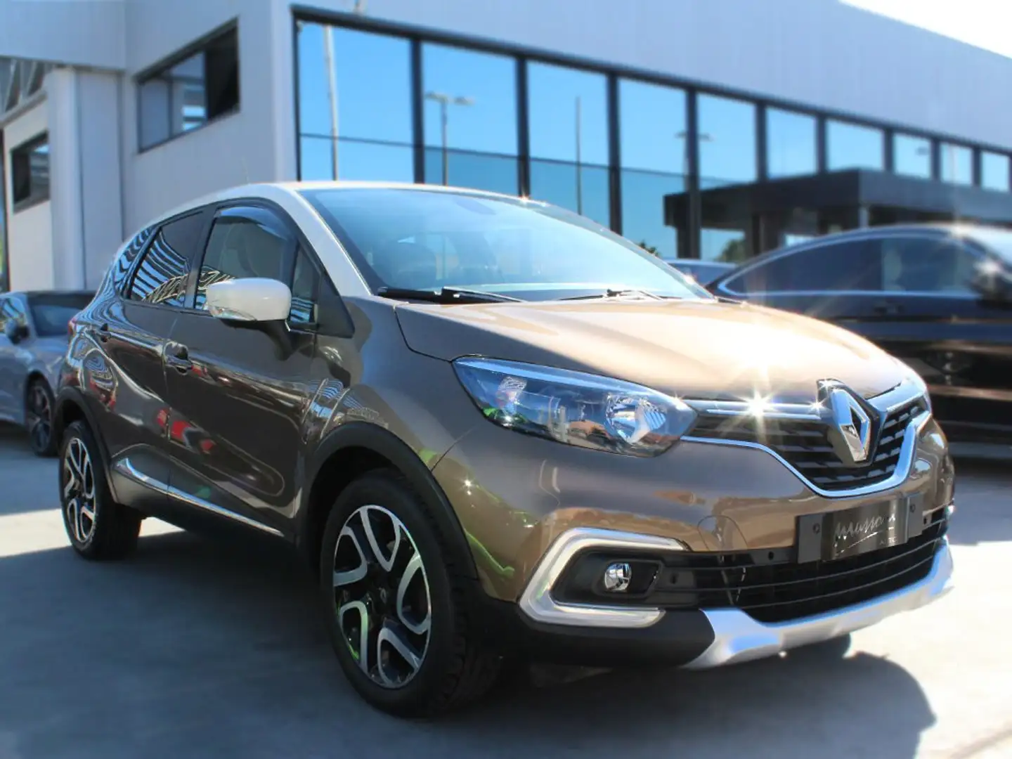Renault Captur 1.5 dci Iconic 90cv edc Bronzo - 1