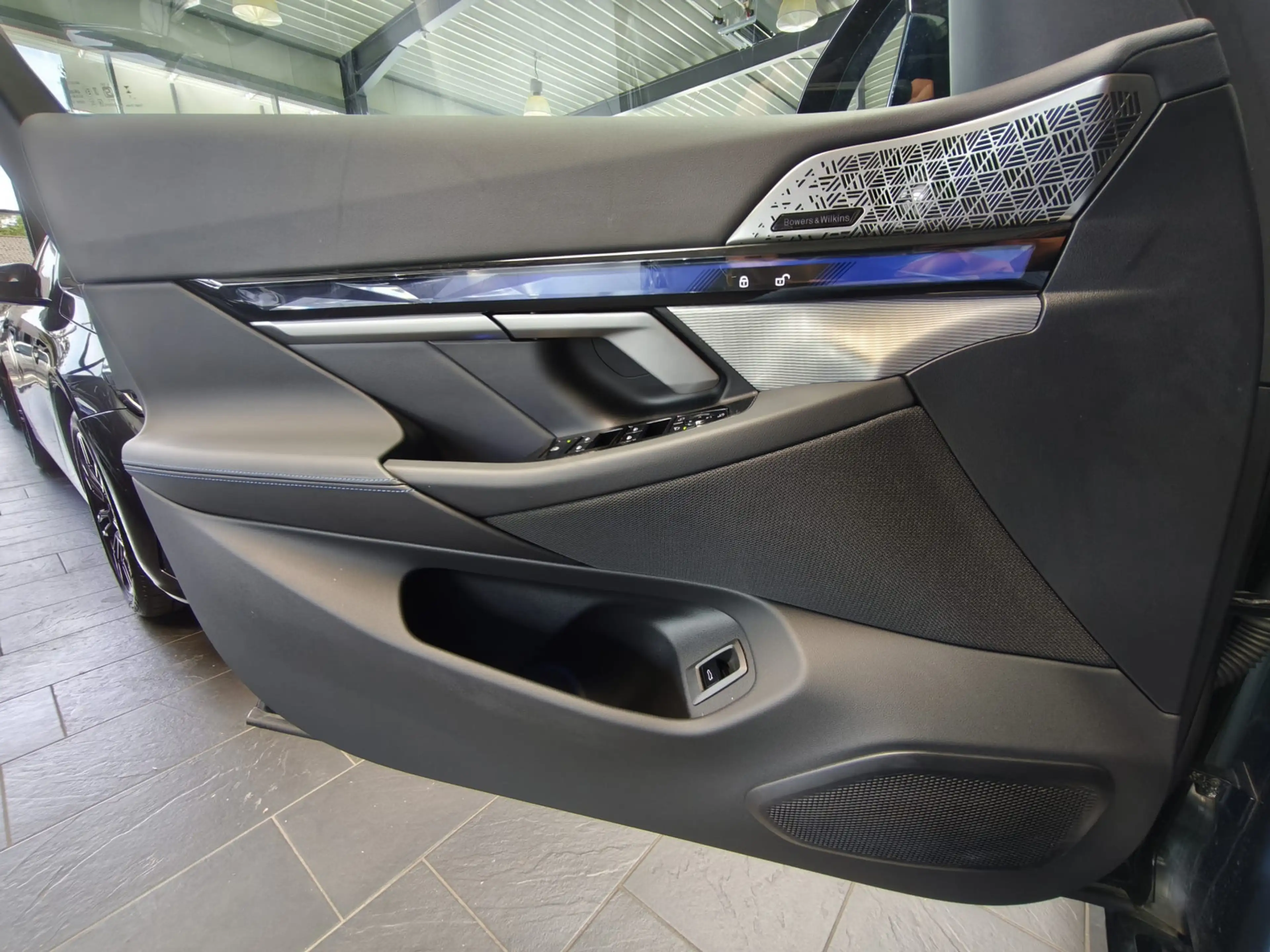 BMW 520 i Tour.M Sport Pro AHK/HUD/Pano/360°/B&W — photo 12
