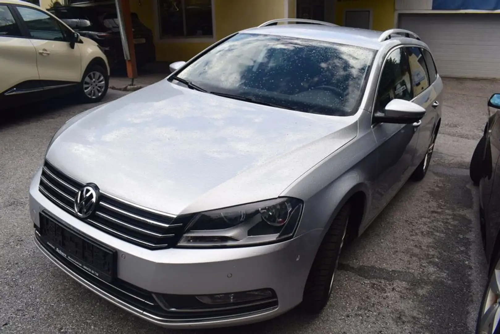 Volkswagen Passat Highline BlueMotion top zustand pickerl neu Silber - 1