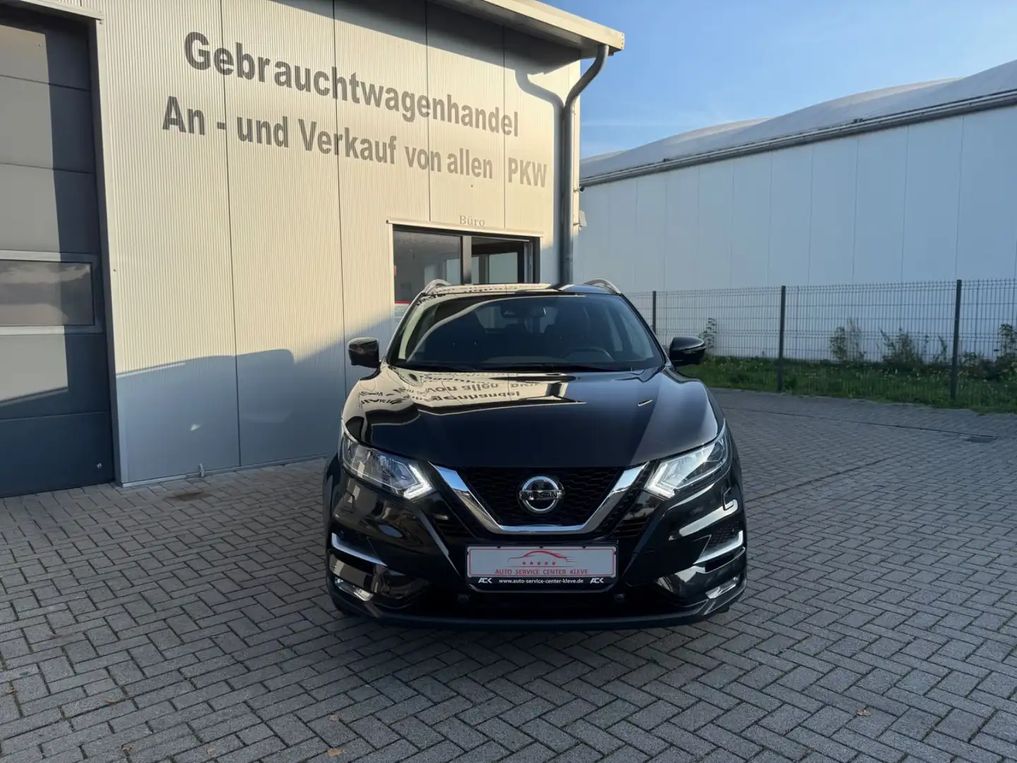 Nissan Qashqai N-Connecta*360*NAVI*AHK*SHZ Schwarz - 2