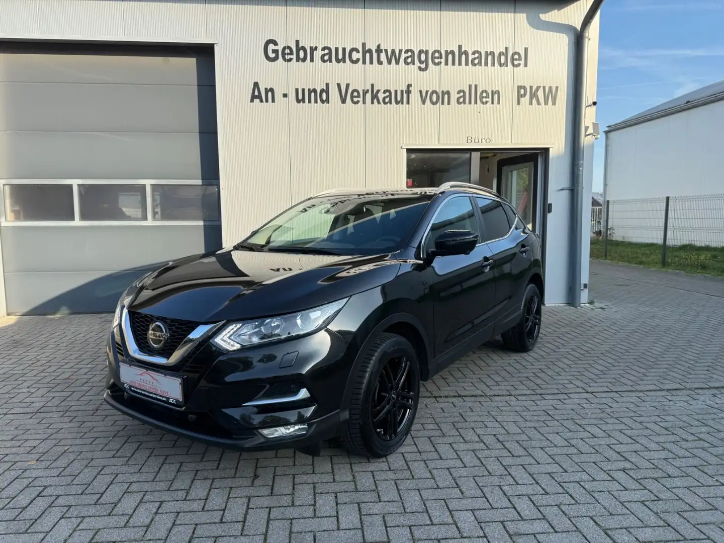 Nissan Qashqai N-Connecta*360*NAVI*AHK*SHZ Schwarz - 1