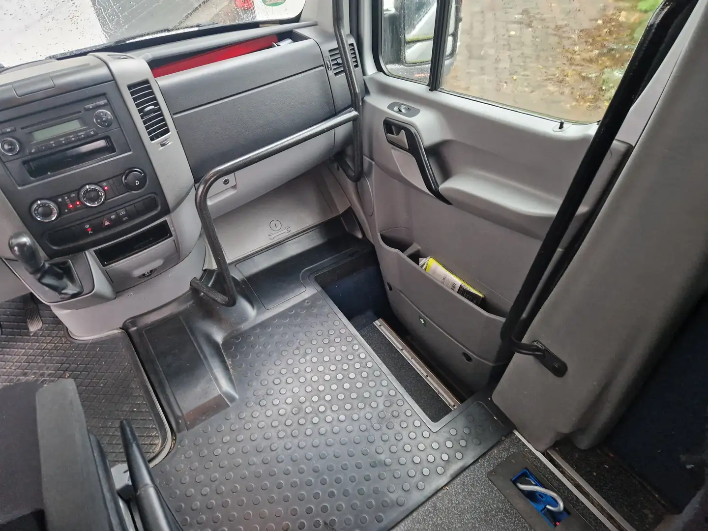 Mercedes-Benz Sprinter 316 / 316 NGT / 316 LGT Behindert Rampe Silber - 2