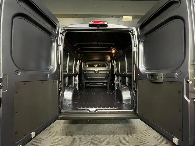 Peugeot Boxer view 19