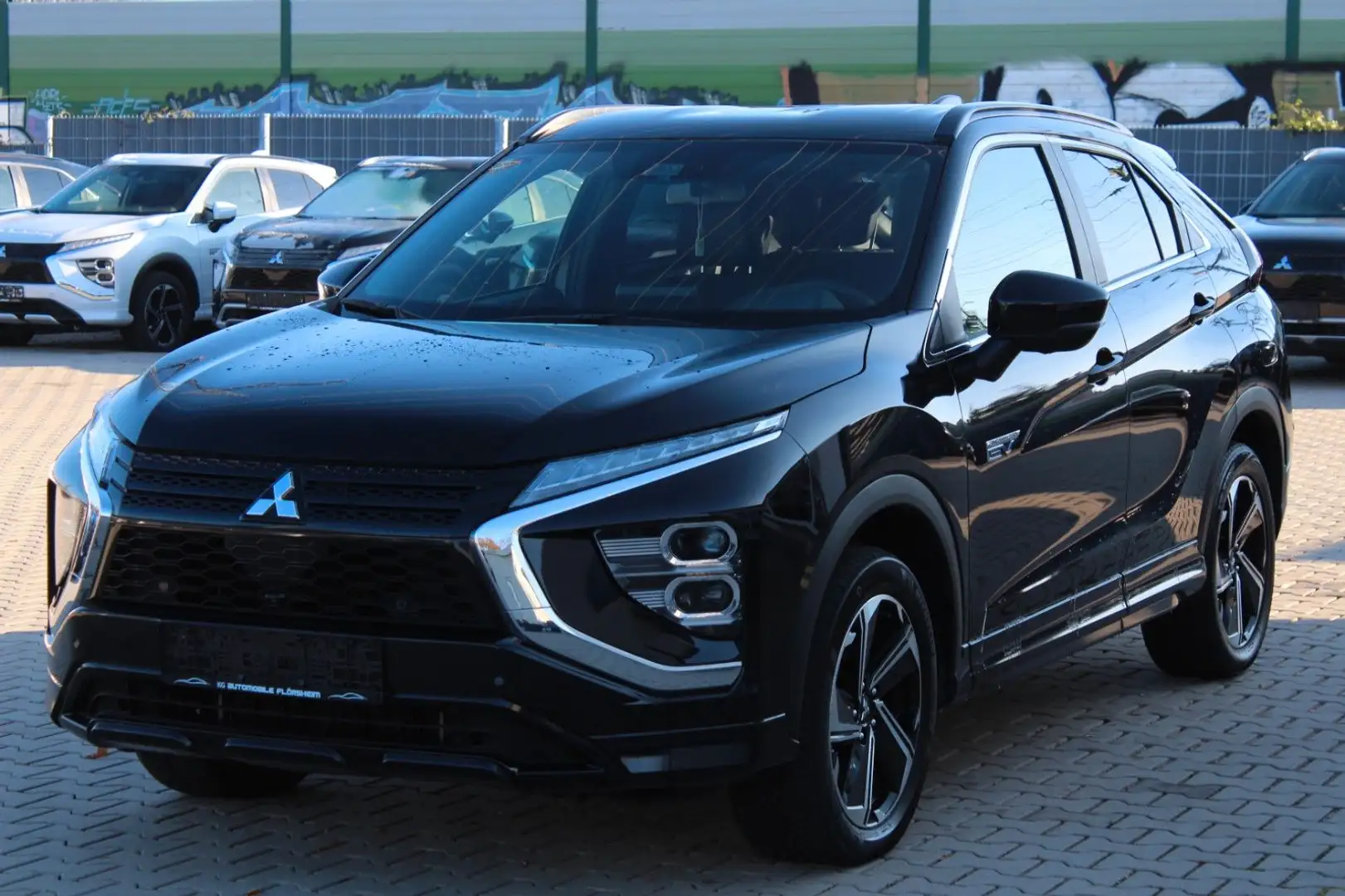 Mitsubishi Eclipse Cross 2.4 Plus Select 4WD Schwarz - 1