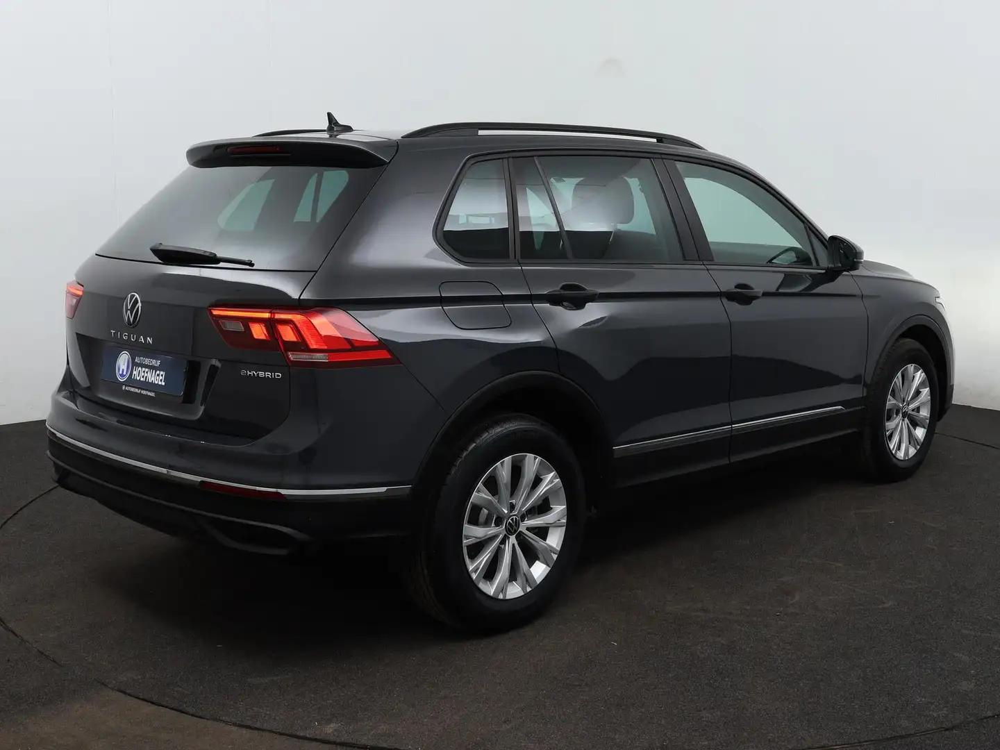 Volkswagen Tiguan 1.4 TSI eHybrid R-Line Business+ Automaat | Adapti Grijs - 2