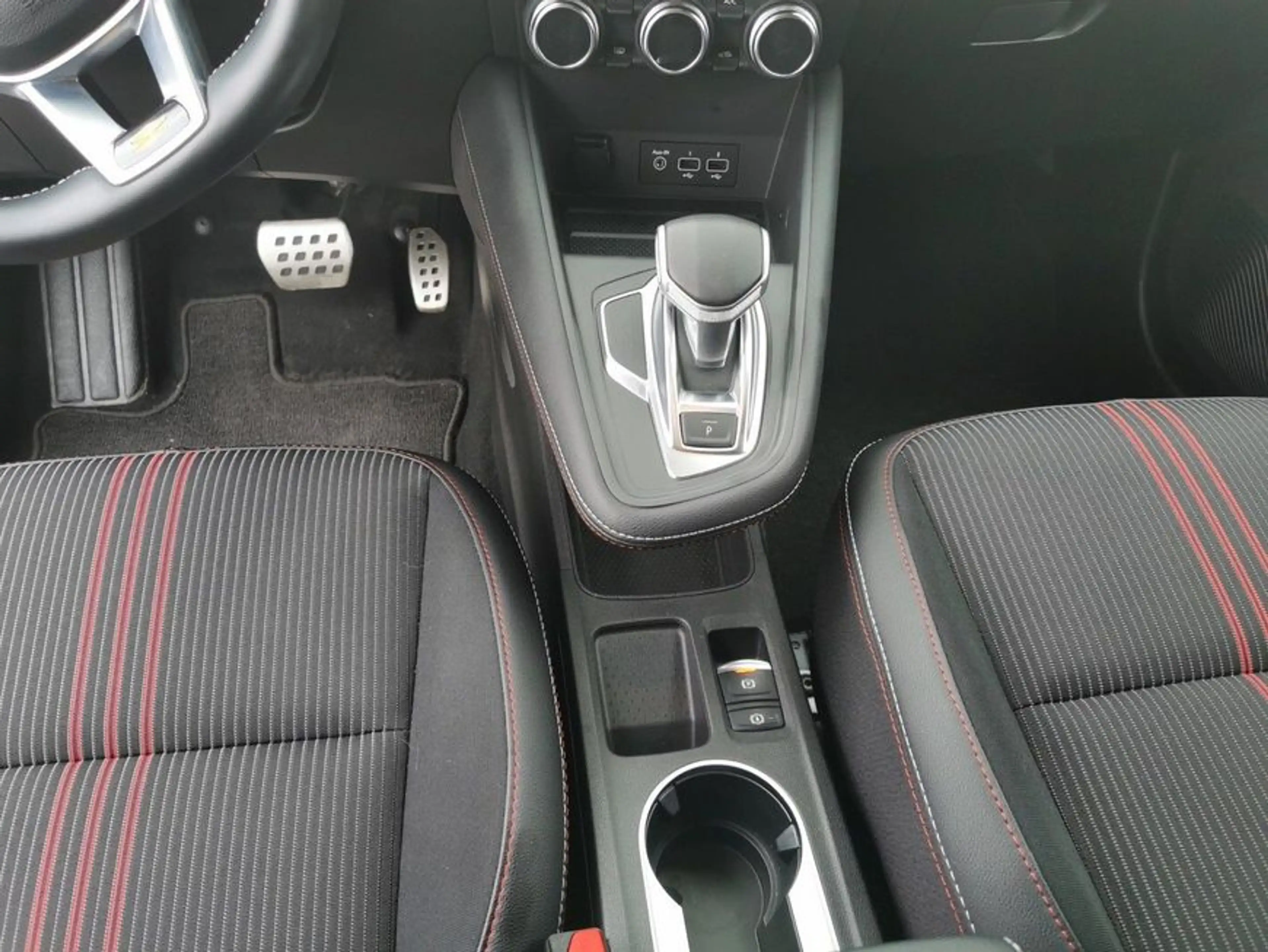 Renault Captur TCe 160 EDC GPF R.S. LINE — photo 9