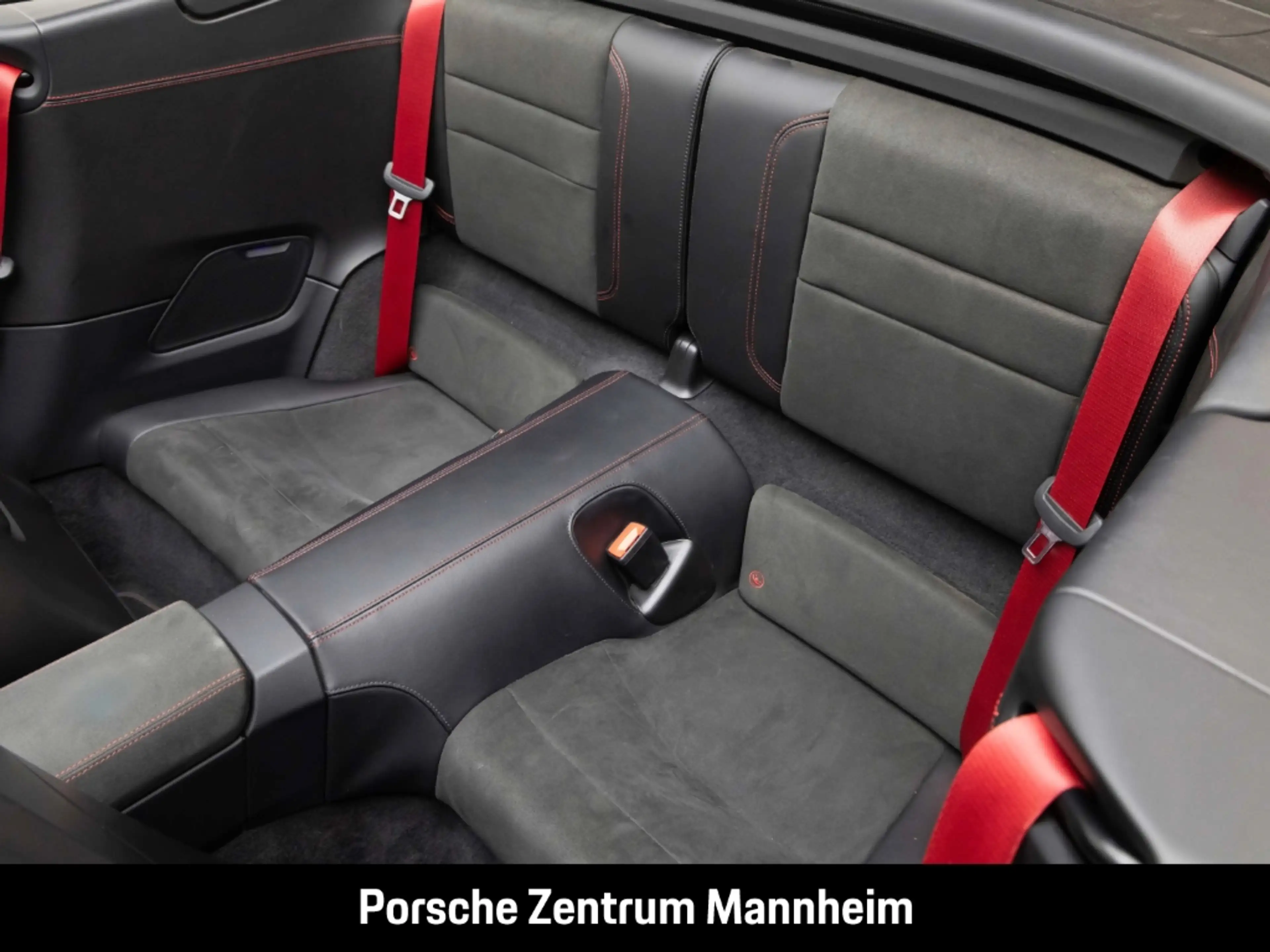 Porsche 992 Carrera GTS Cabrio Matrix 18-Wege SurroundView — photo 15