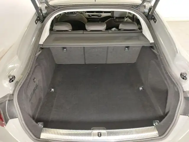 Audi A5 view 9