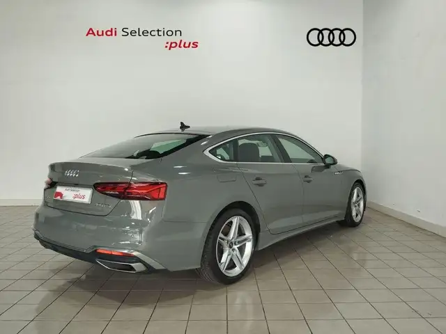 Audi A5 view 4