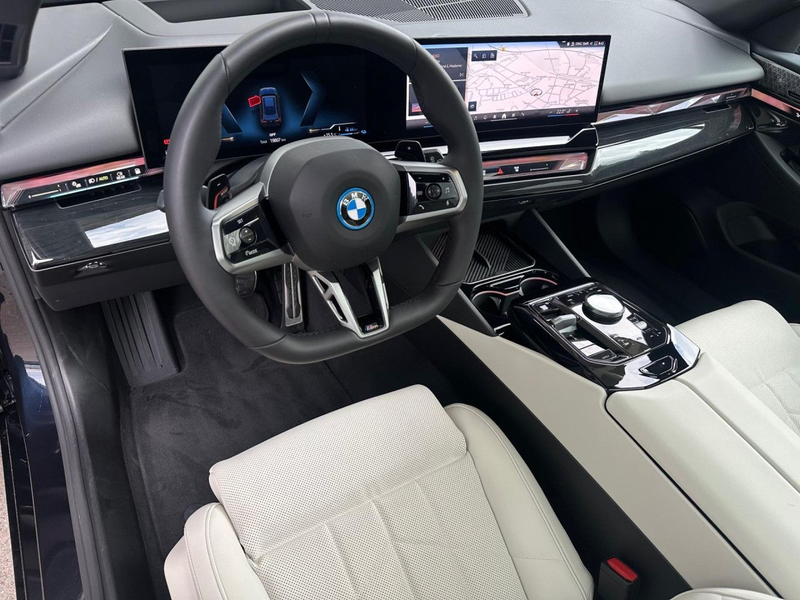 BMW 550 e T.xDr. M Sport Pro ACC HUD Pano SitzBel.AHK — photo 12