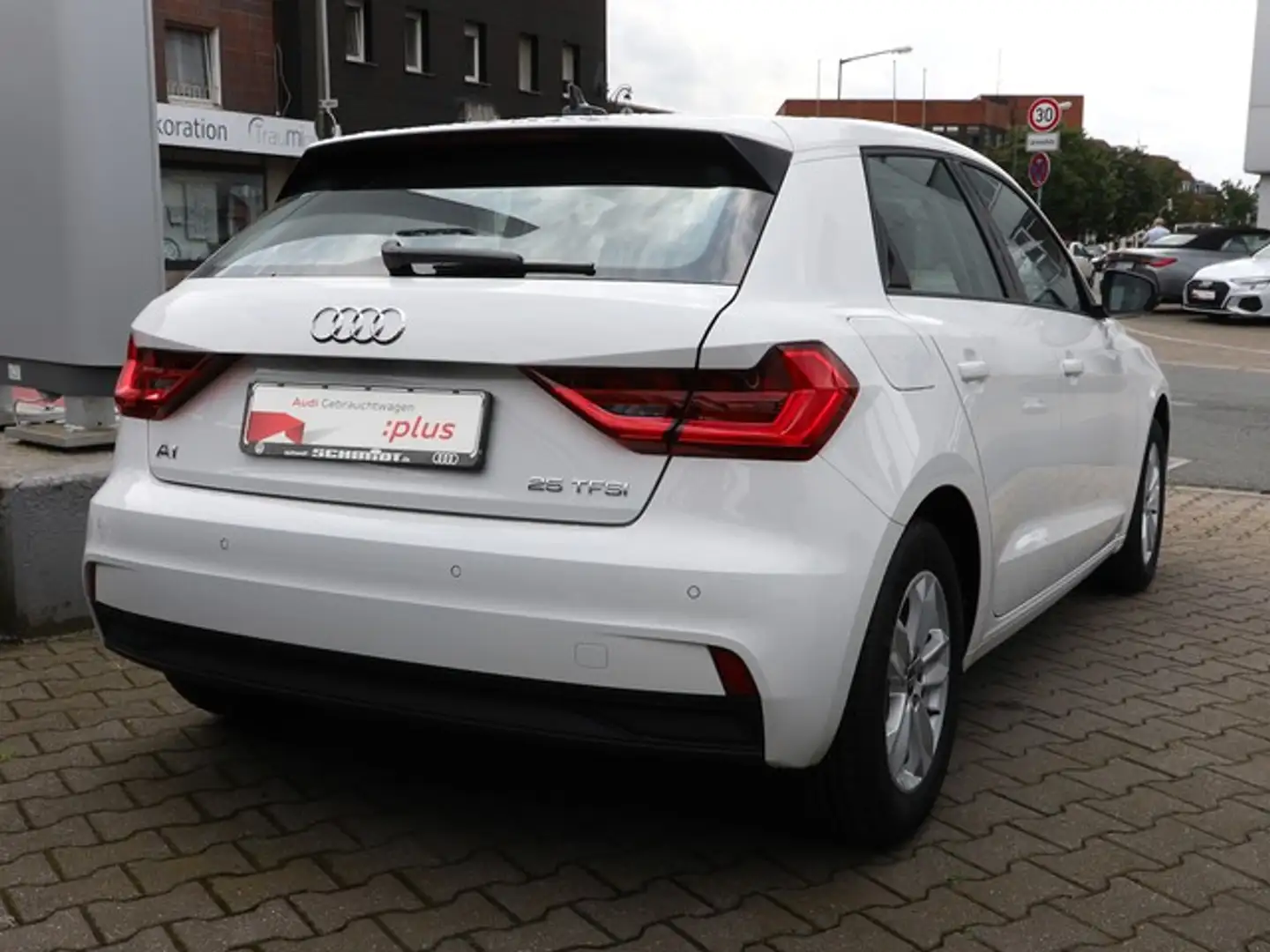 Audi A1 Sportback 25 TFSI basis Navi+, LED, PDC+, Keyless Weiß - 2