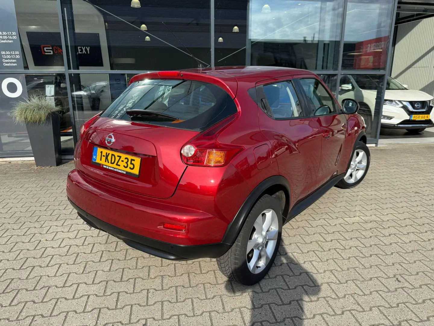Nissan Juke 1.6 Acenta *Apple Carplay & Android Auto* Rood - 2