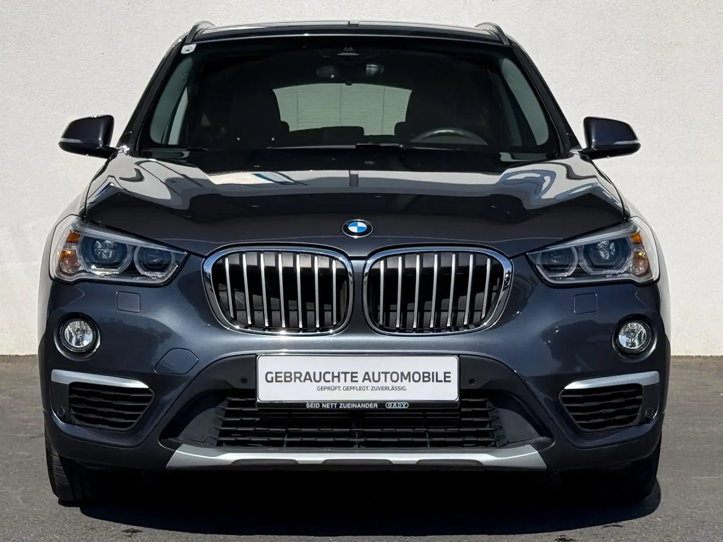 BMW X1 xDrive18d X-Line Grau - 2