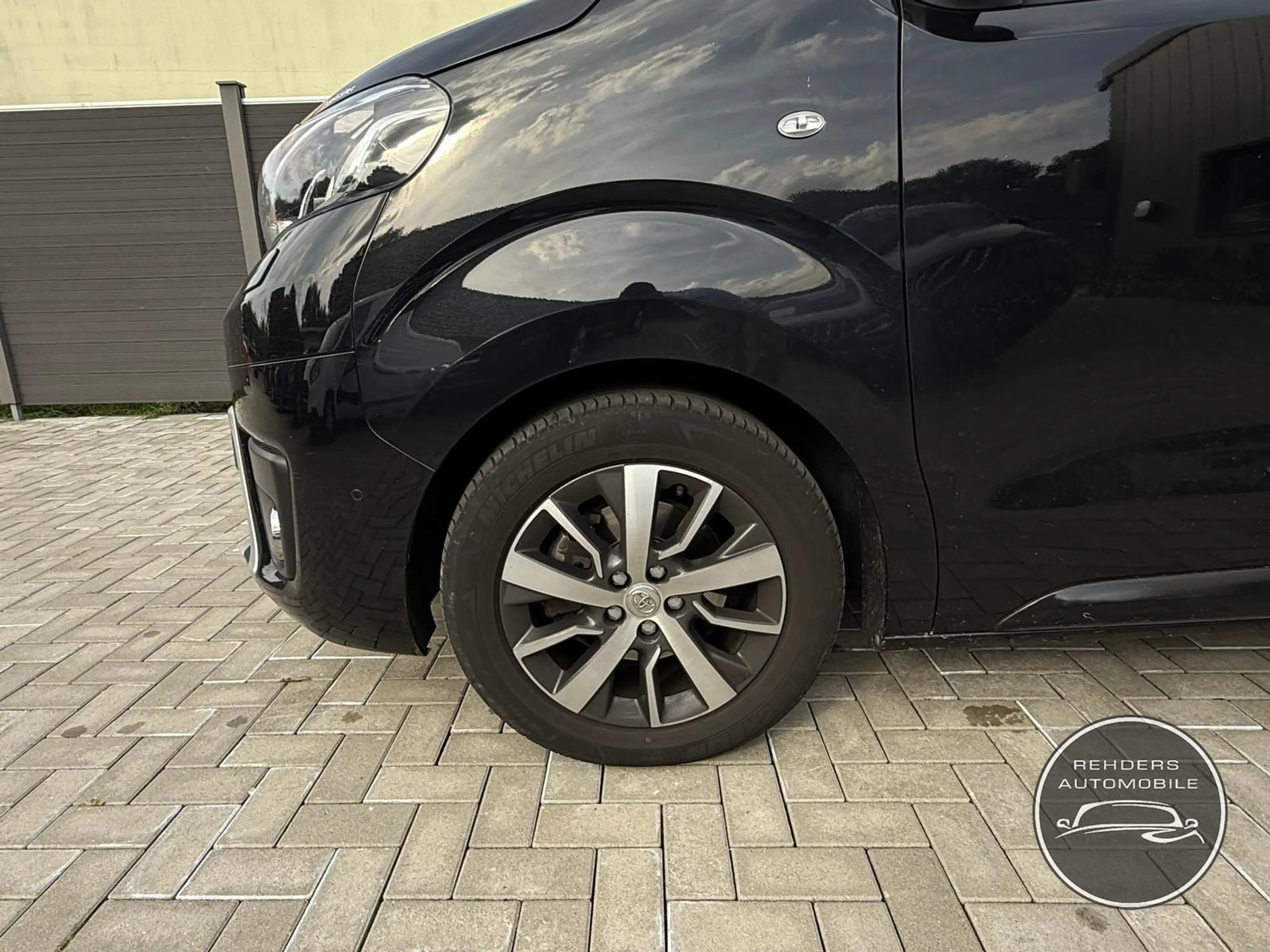 Toyota Proace Verso L1 Team D Navi AHK RFK ACC AppleCar