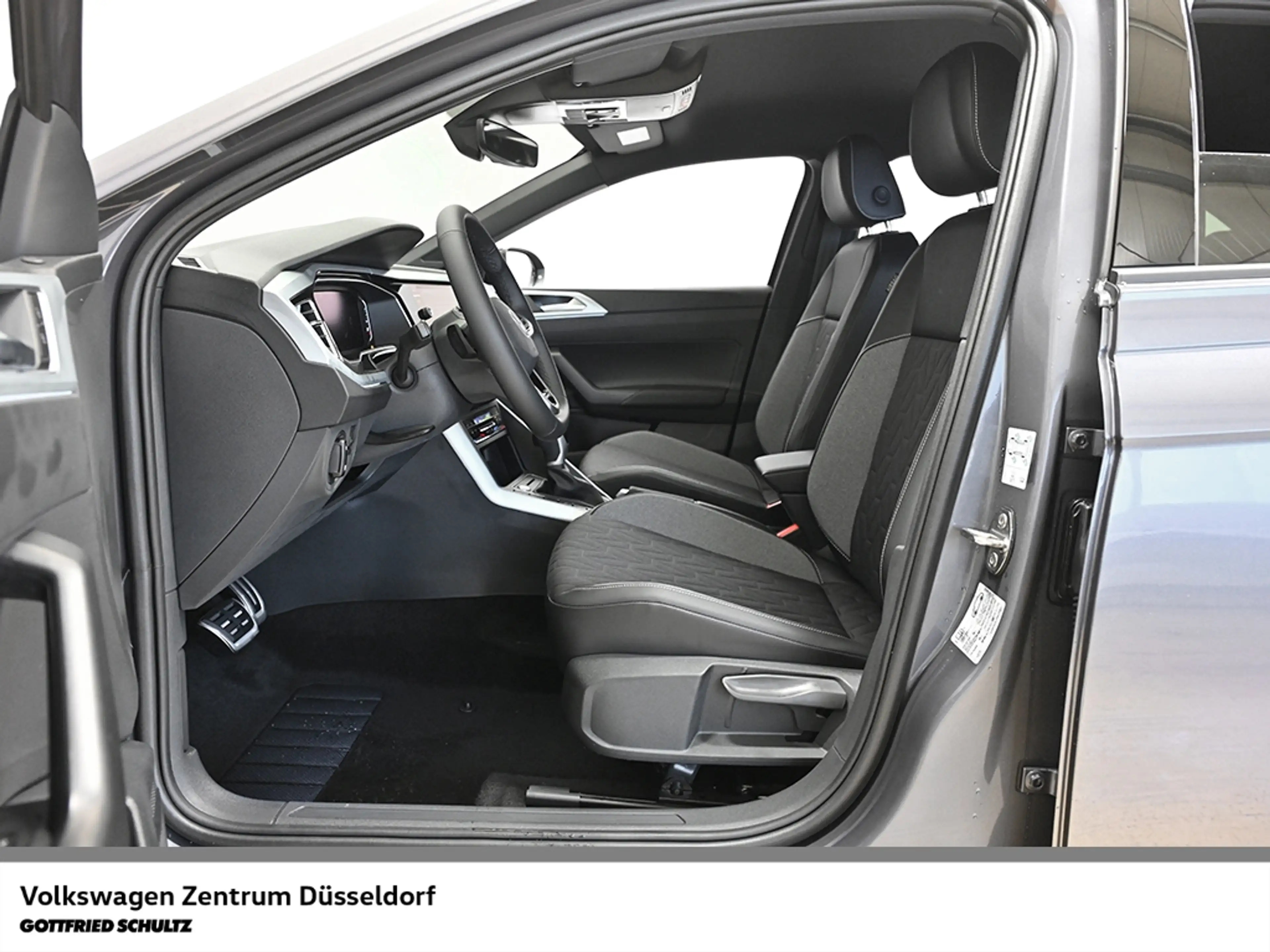 Volkswagen Taigo Life 1 0 l TSI Tageszulassung Digital Cockpit Pro/ — photo 11