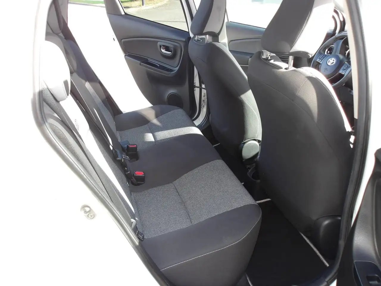 Toyota Yaris Yaris — photo 11